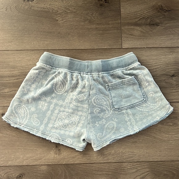 Vintage Havana Shorts🌴☀️ - Picture 2 of 3